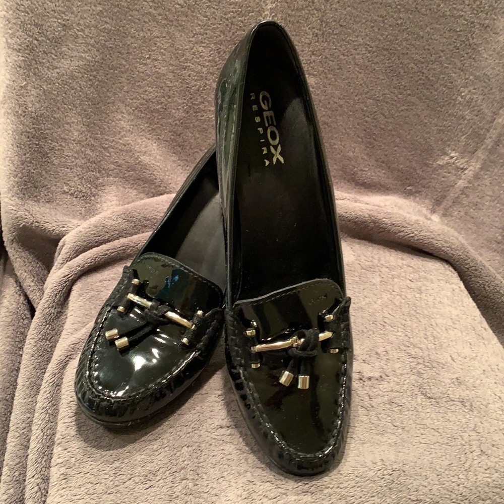 Geox Respira black patent leather pumps, size 40/9.5